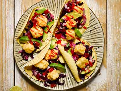 Tofu tacos with pickled red onions - Bidfood