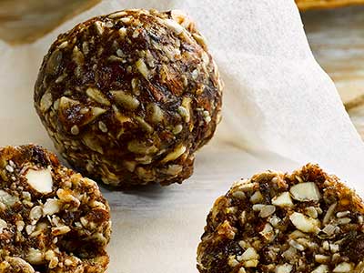 No-Bake Vanilla & Syrup Granola Balls | Bidfood