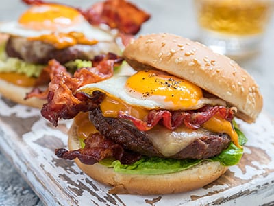 Farmstead Bacon Brunch Burger Recipe | Bidfood