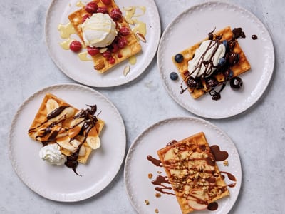 Build your own waffle and add chocolate sauce - Bidfood