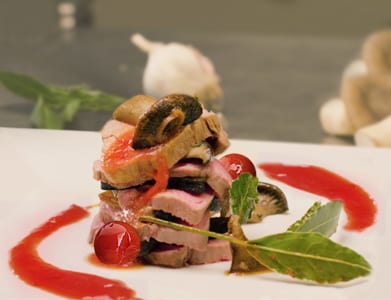 Veal stroganoff with mushrooms and croutons - Bidfood