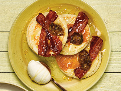 Buttermilk pancakes with dates, bacon & maple syrup