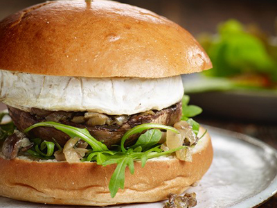Garlic, mushroom and Président camembert burger