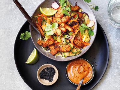 Nestlé Garden Gourmet ‘chicken-style’ vegan satay noodle salad - Bidfood