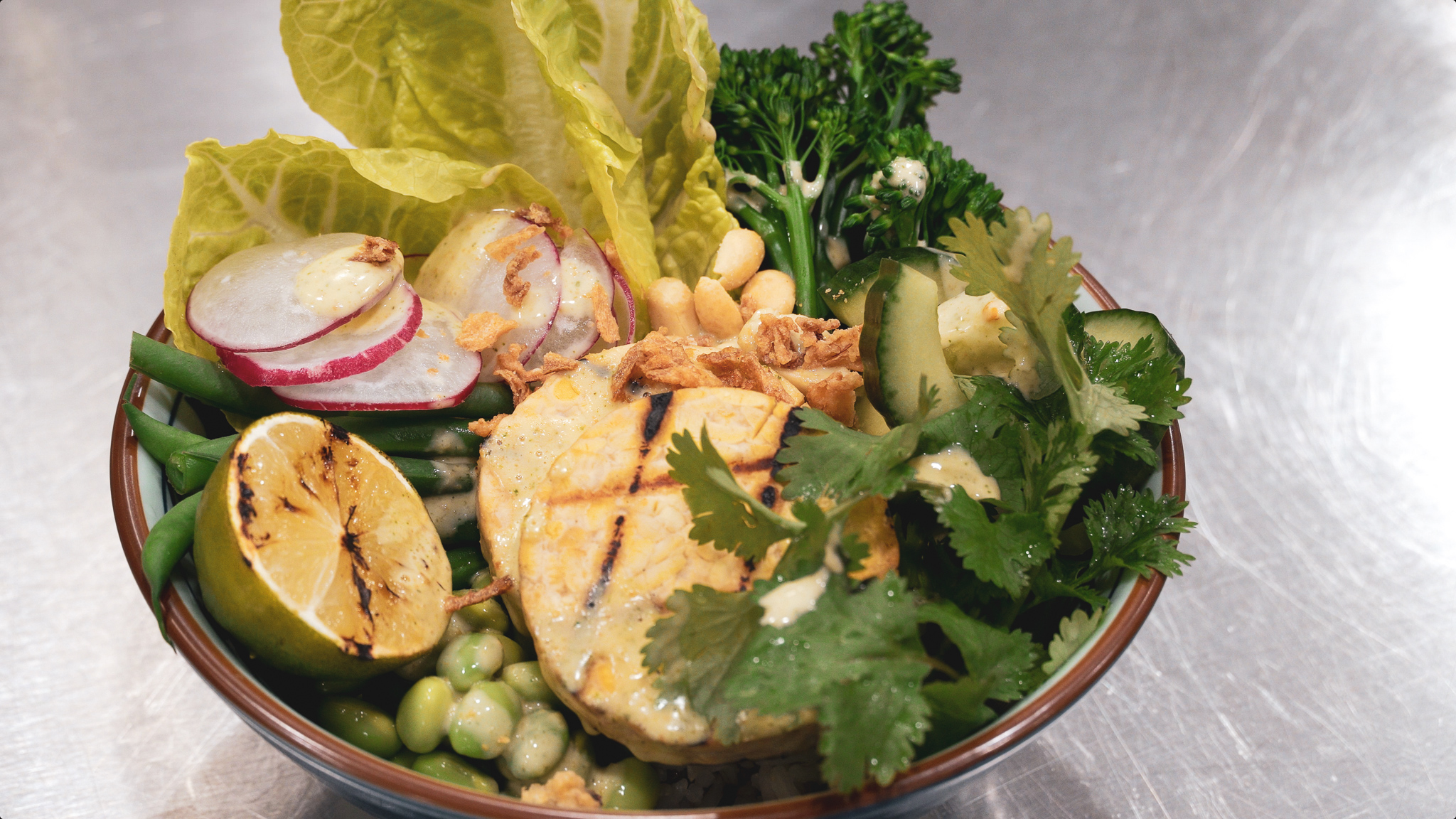Vegan Grilled Tempeh Bang Bang Salad with Chilli Dressing