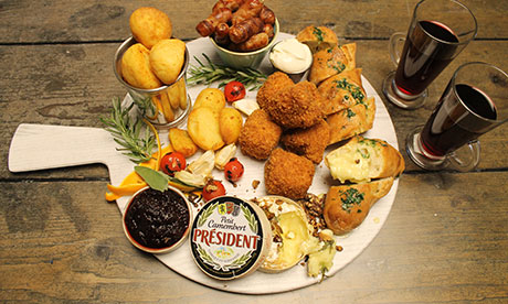 Winter Sharing Platter Board with Festive Favourites | Bidfood