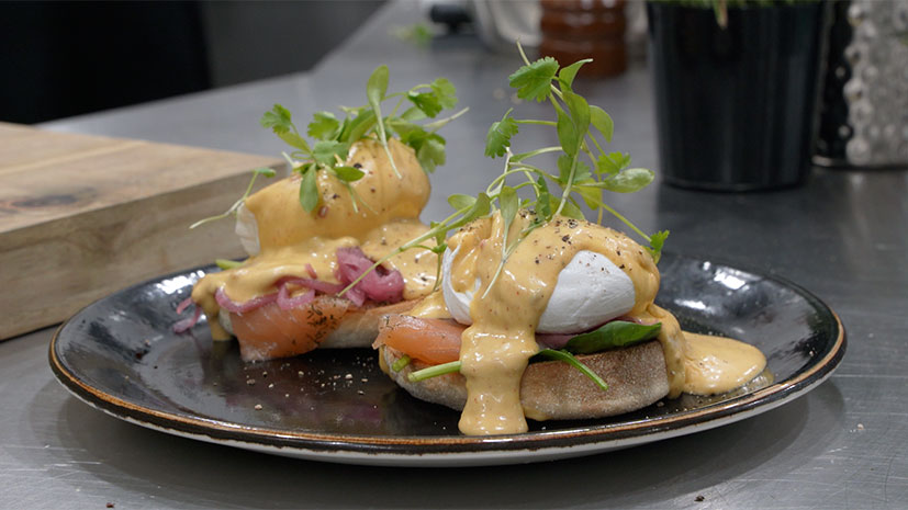 Salmon gravadlax brunch muffins - Bidfood