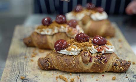 Vegan blueberry croissant with a lemon cream cheese filling - Bidfood