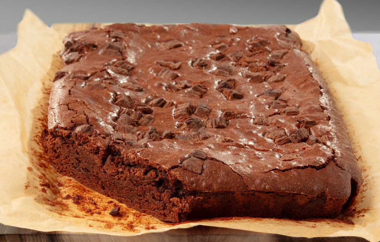 Chocolate and flake brownie - Bidfood